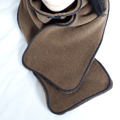 Écharpe couleur daim
