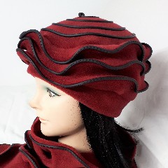 Galette rouge hermès très beau porté